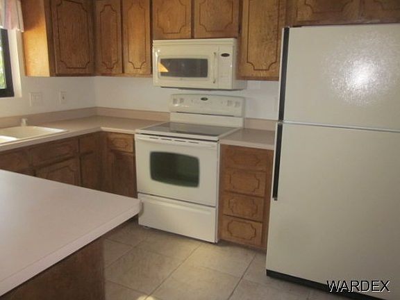4th image of 2028 Rainbow Ave N