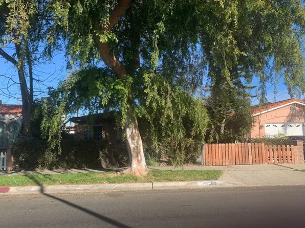 1562 N Fries Ave, Wilmington, CA 90744