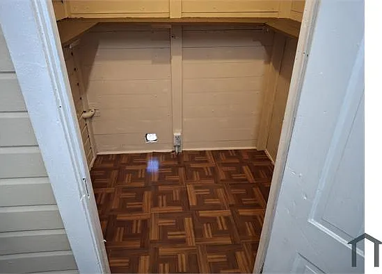 1110 Tyler St — Photo 8