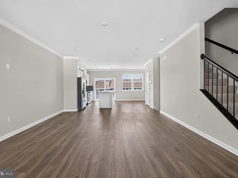 27 Merion Ave — Photo 4