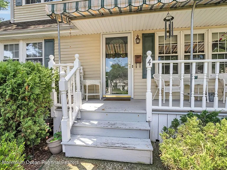 4 Lloyd Pl — Photo 19