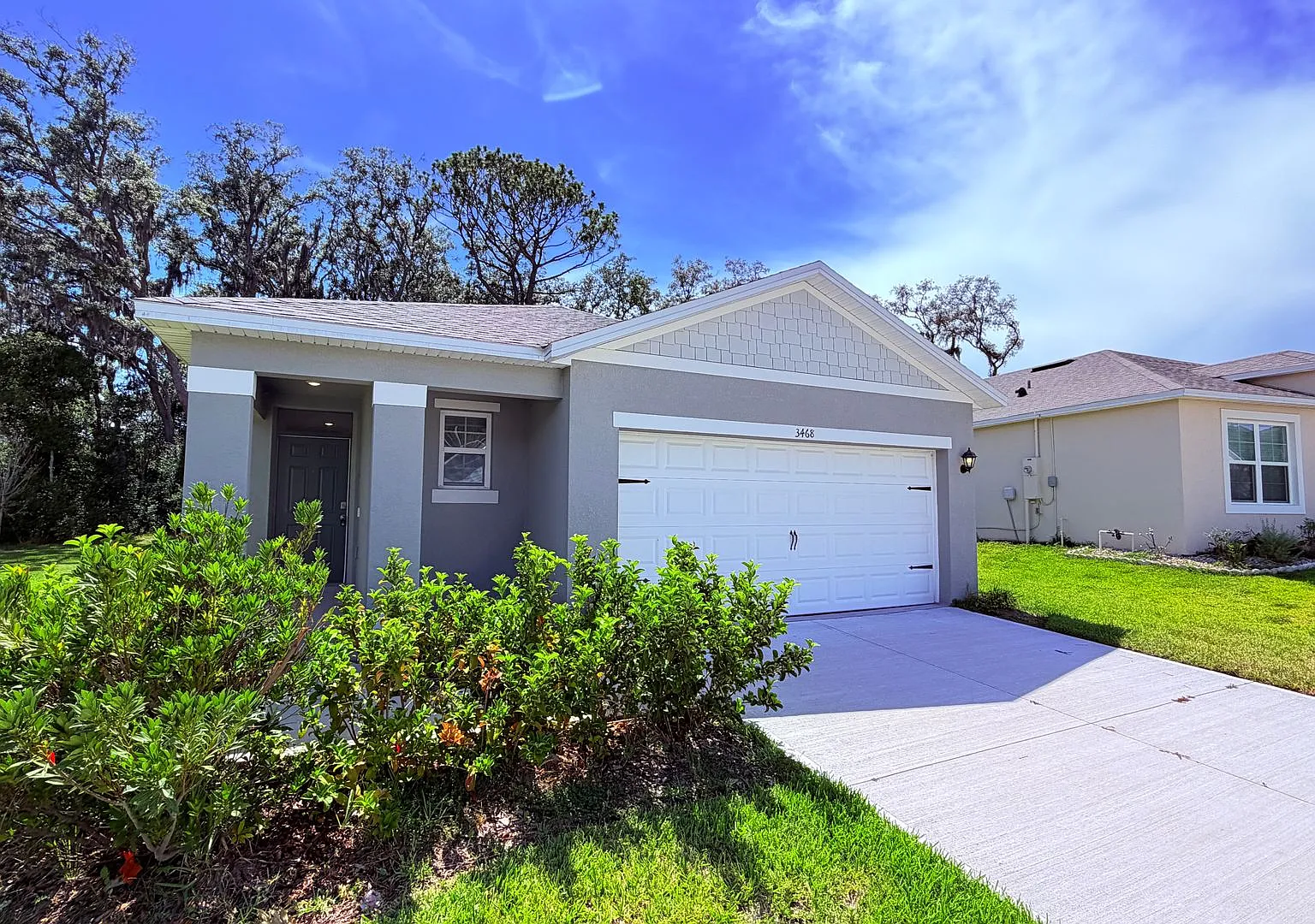 !Price Drop! Ocoee 3 Bedroom 2 Bathroom Available Now! — Photo 3