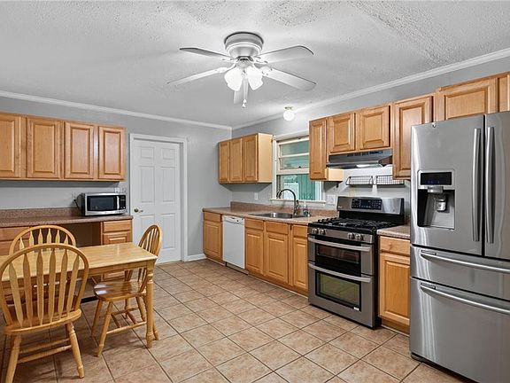 4th image of 903 Thames Dr