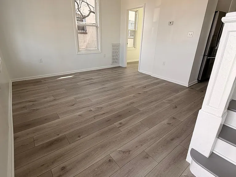 392 14th Ave — Photo 9