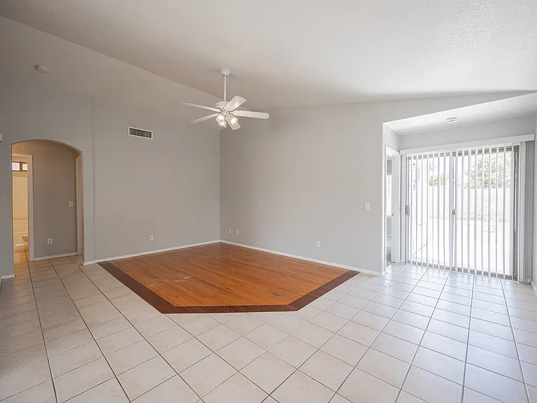 13344 W Desert Ln — Photo 4
