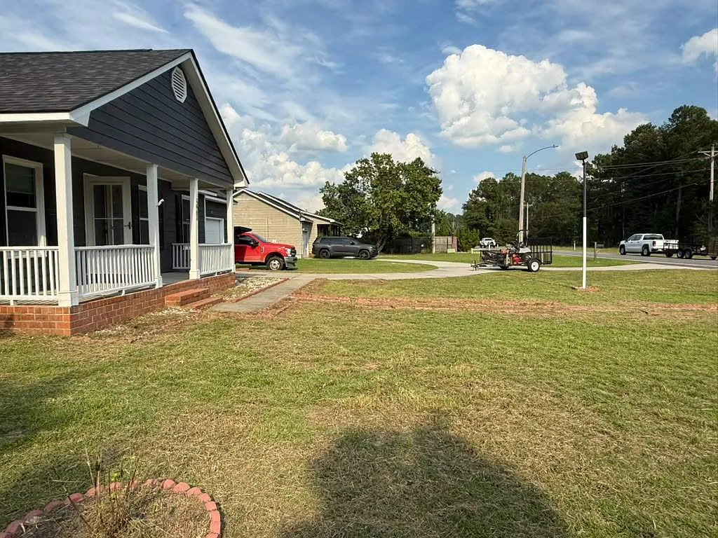 3 bed, 1225 sqft, $1,700 — Photo 2