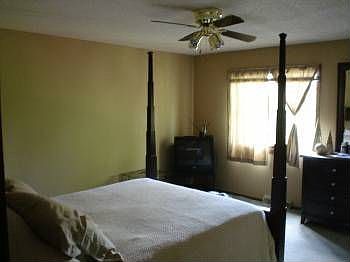 3rd image of 5403 71st Cir N