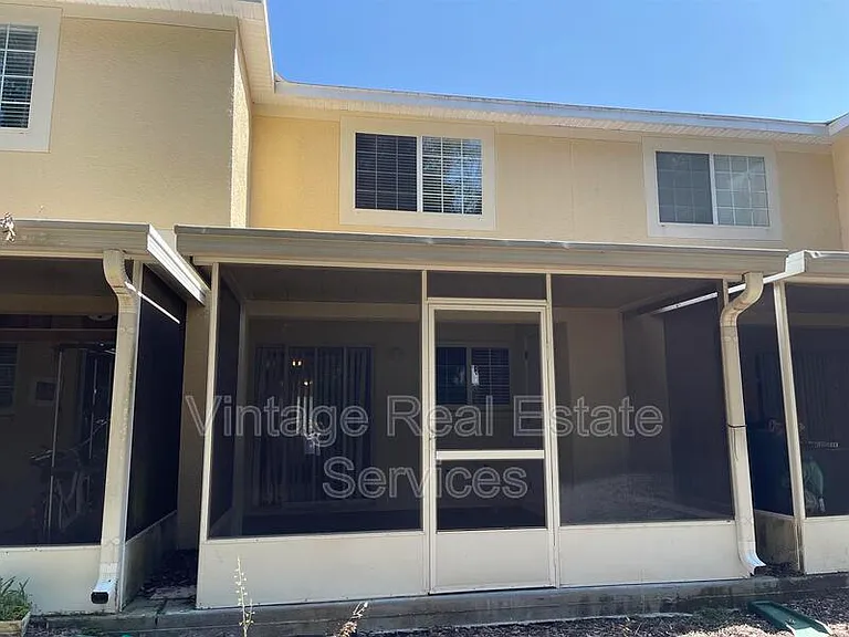 10806 Brickside Ct — Photo 16