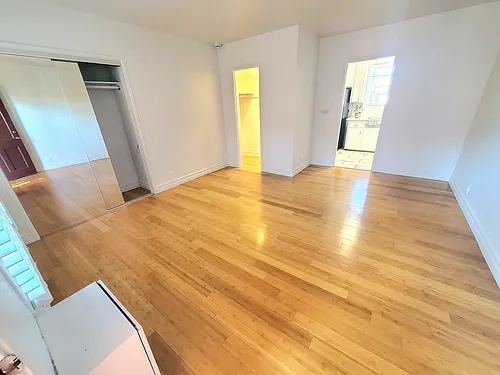 Floor plan 203