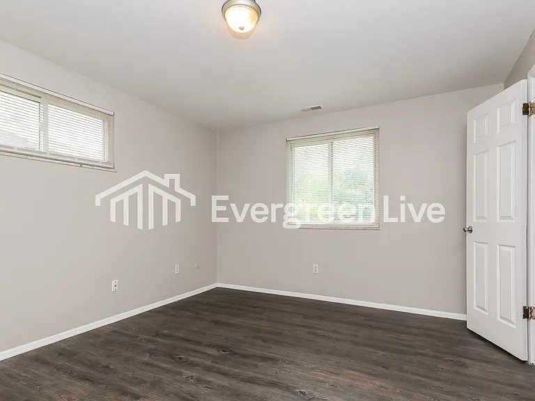 733 Chandler Dr — Photo 6