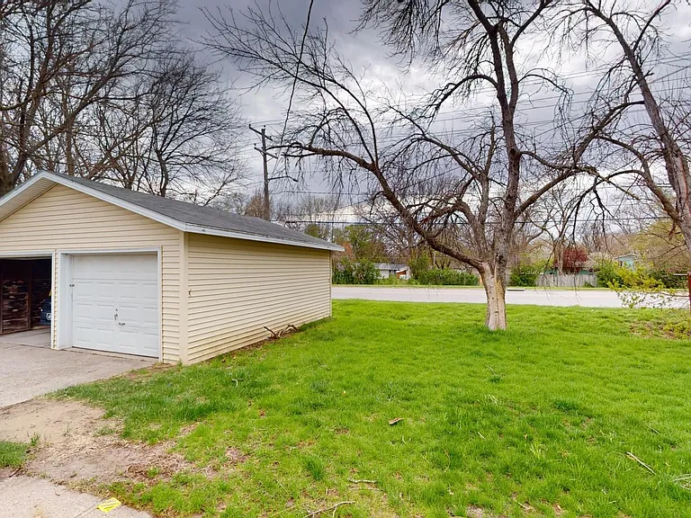 2109 Barr Dr — Photo 15