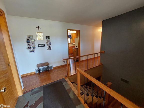 2nd image of 1110 Circle Dr
