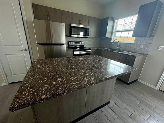 3rd image of 5105 N Hiawatha Dr #1