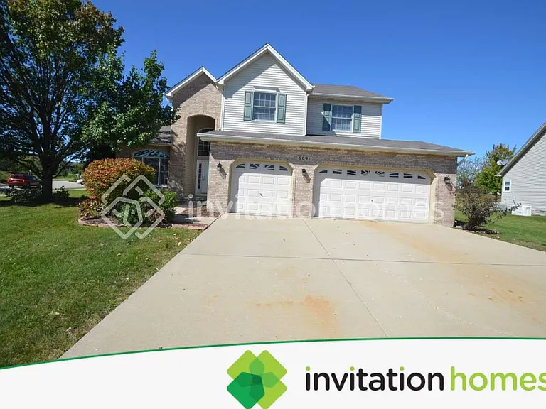 909 Butterfield Cir W — Photo 1