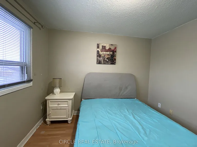 35 Fanshawe Dr — Photo 16