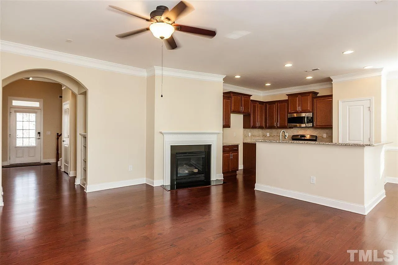 1553 Fullerton Place — Photo 4
