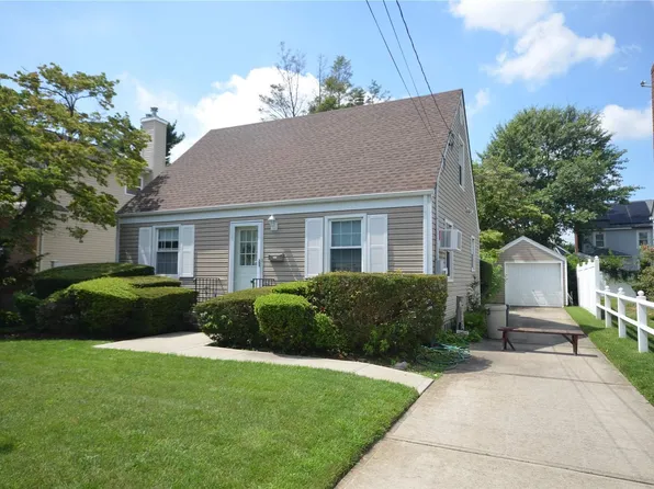 552 Paff Avenue, Uniondale, NY 11553