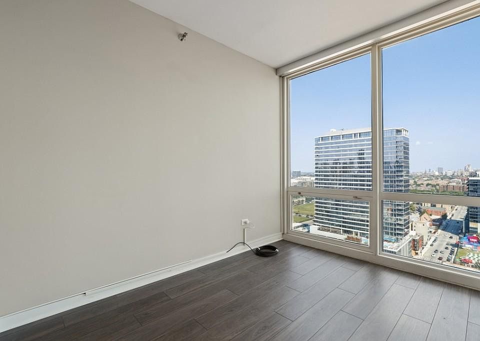 1st image of 757 N Orleans St #1323