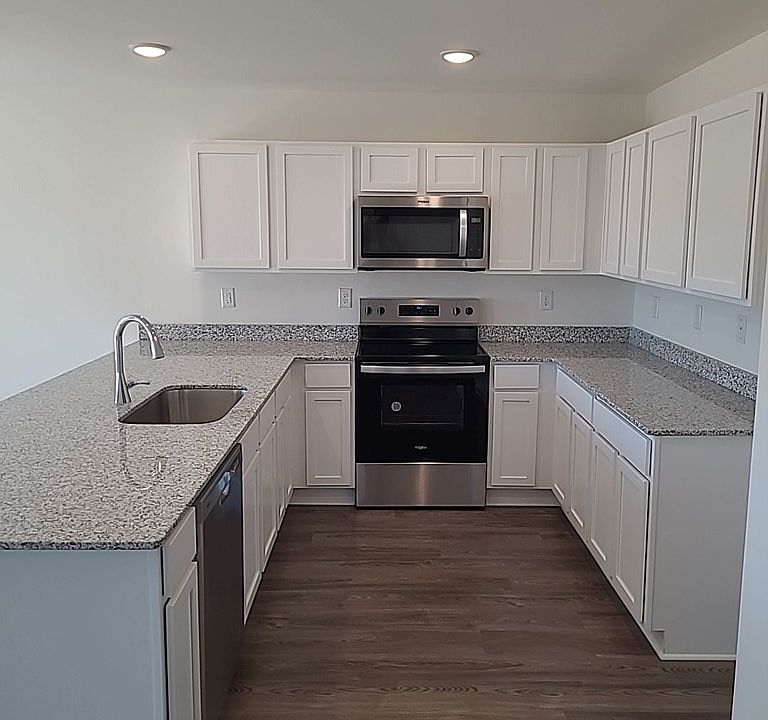 1st image of 1033 Clifton Ct