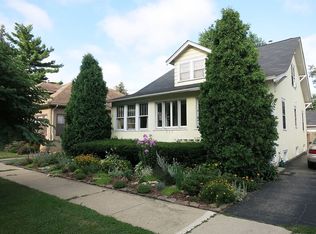 852 Brook St, Elgin, IL 60120