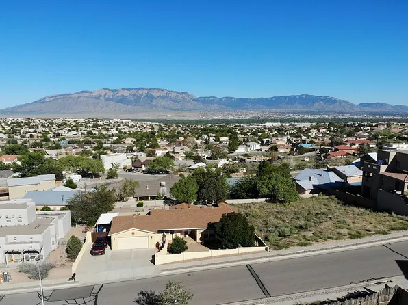 10608 Dover St NW, Albuquerque, NM 87114