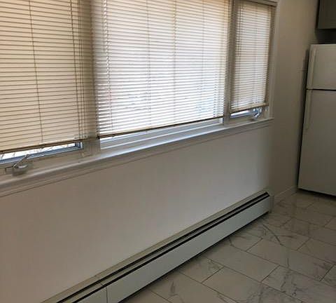 3rd image of 990 Edgegrove Ave #2
