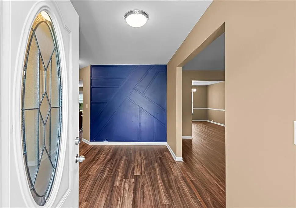 4 bed, 2.5 bath, 3015 sqft, $2,550 — Photo 4