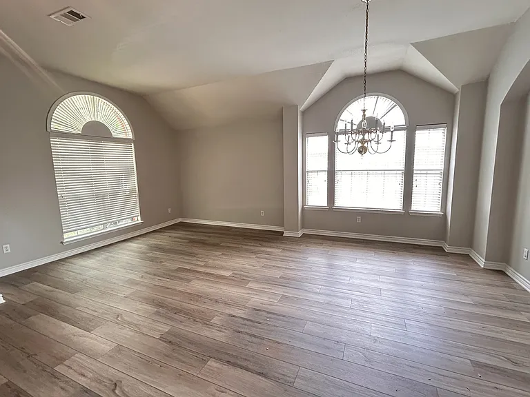 6104 Oldham Dr — Photo 11