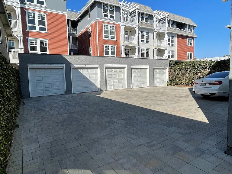 Anita Road Apartments — Photo 3