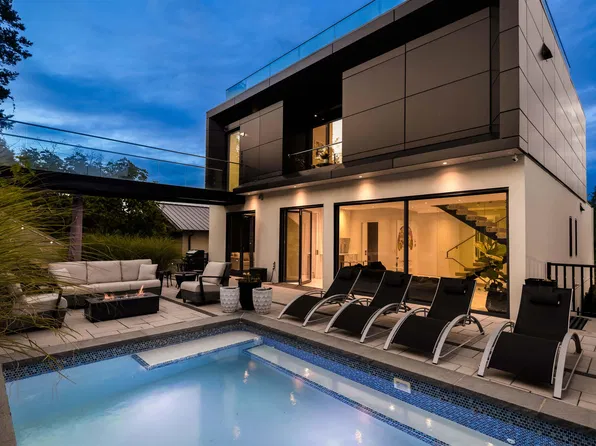 4188 Puget Dr, Vancouver, BC V6L 2V6