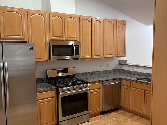 5th image of 904 Mayfair Ct #904