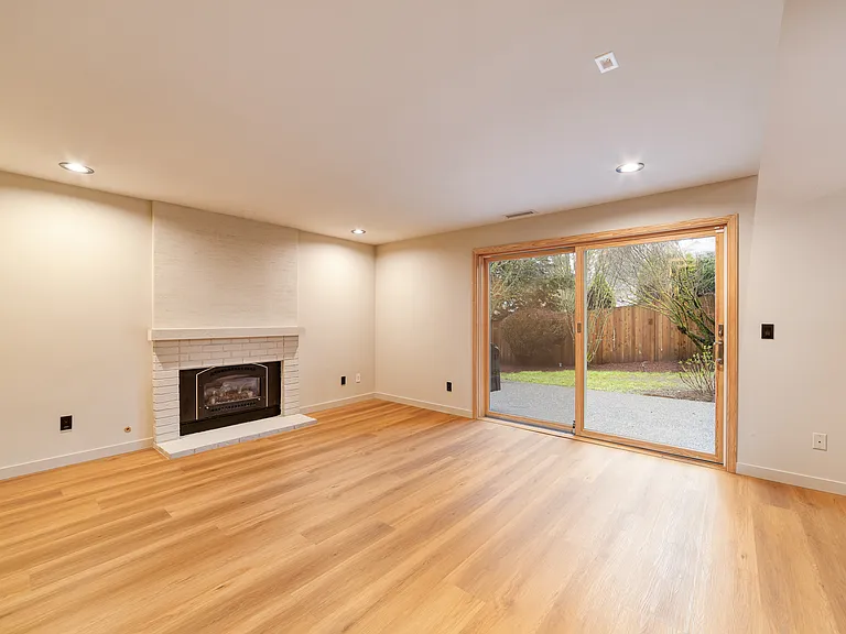 10012 SE 247th Pl — Photo 10