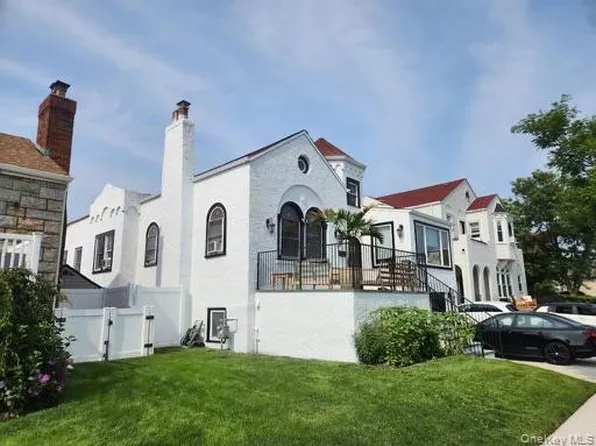 45 W Penn St, Long Beach, NY 11561