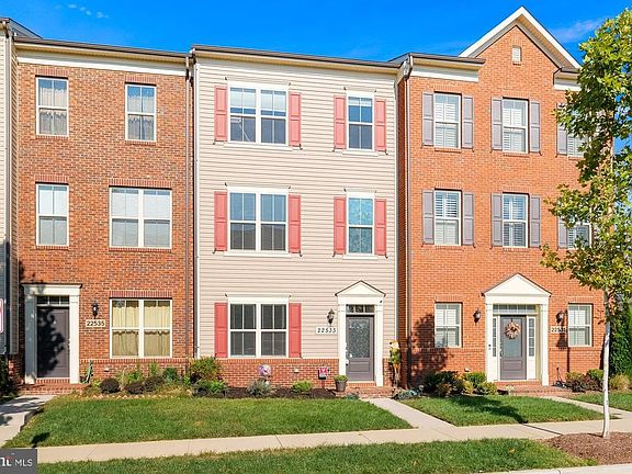 2nd image of 22533 Broadway Ave