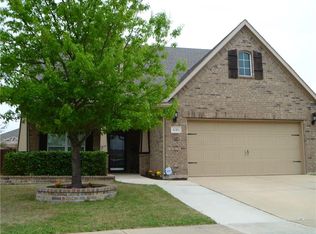 616 Lazy Crest Dr, Fort Worth, TX 76140