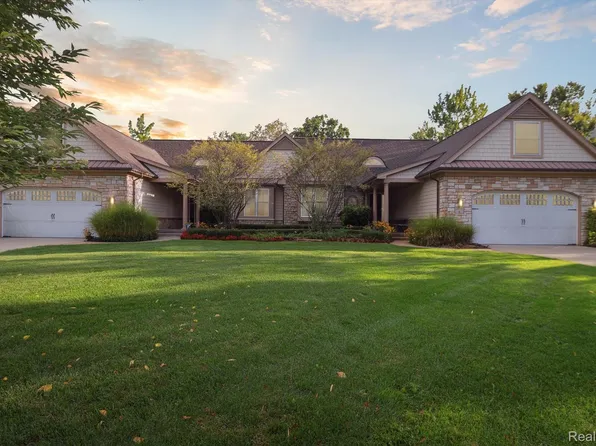 12104 Tullymore Dr, Stanwood, MI 49346