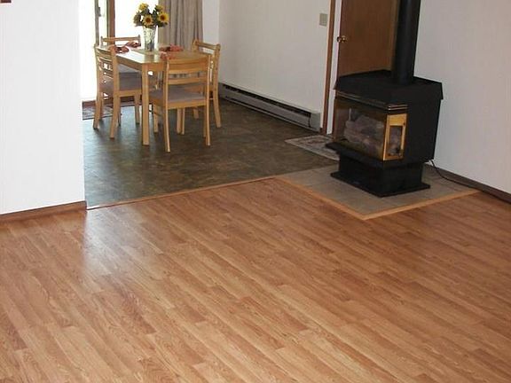 3rd image of 120 Parker Ct