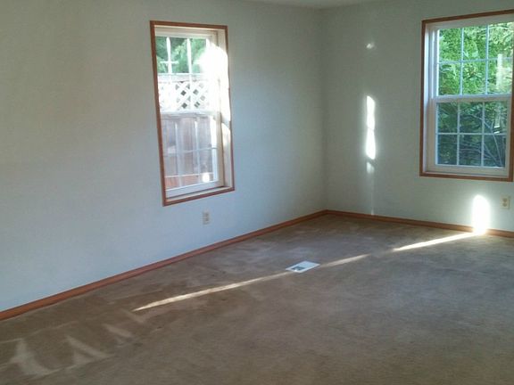 4th image of 8919 12th Pl SE