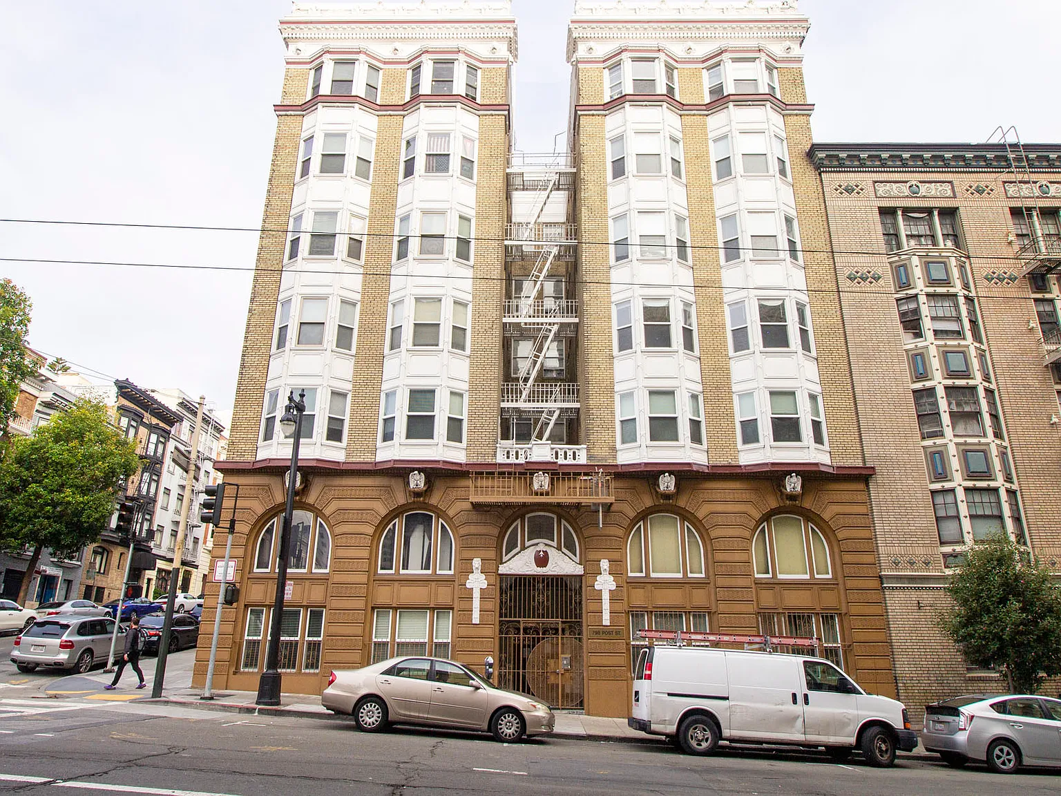 798 Post — Photo 4