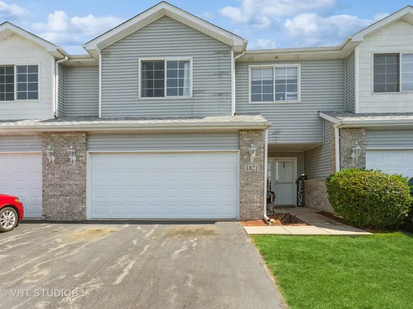 1821 Waters Edge Dr #1821, Minooka, IL 60447