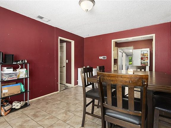 4th image of 2716 S 52nd St