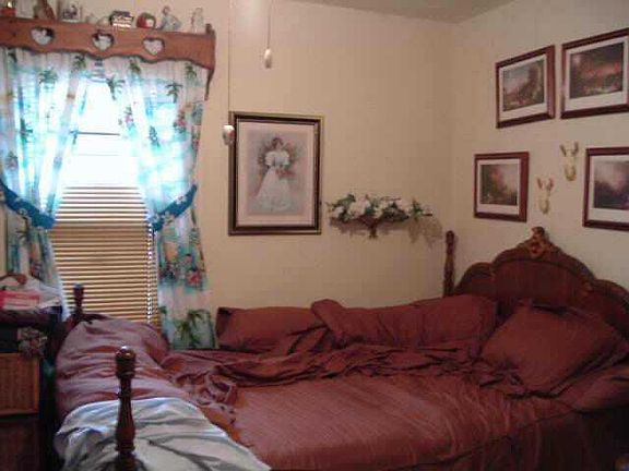4th image of 305 S Villa Ave