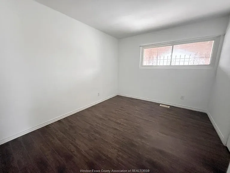 509 Aylmer Ave #MAIN — Photo 14