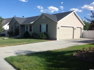 883 W Buffalo Dr, Saratoga Springs, UT 84045