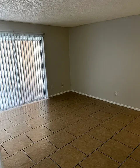 Woodridge Manor — Photo 22