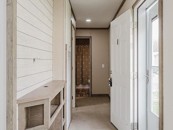 2nd image of 210 Golf Dr