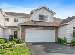 22 Rolling Oaks Rd #C, Sugar Grove, IL 60554