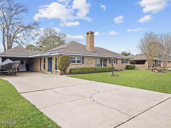 3rd image of 207 N William Dr