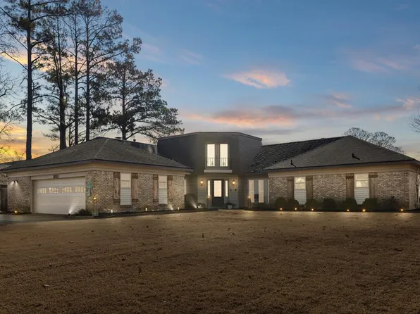 802 Kingsway Cv, West Memphis, AR 72301