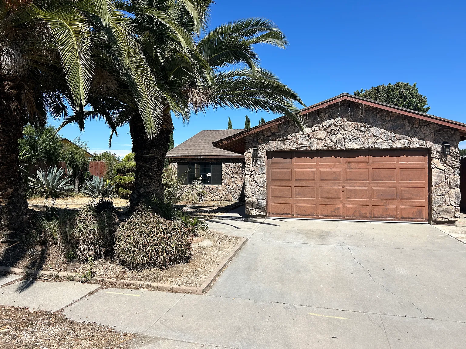 3 bed, 1110 sqft, $3,400 — Photo 1